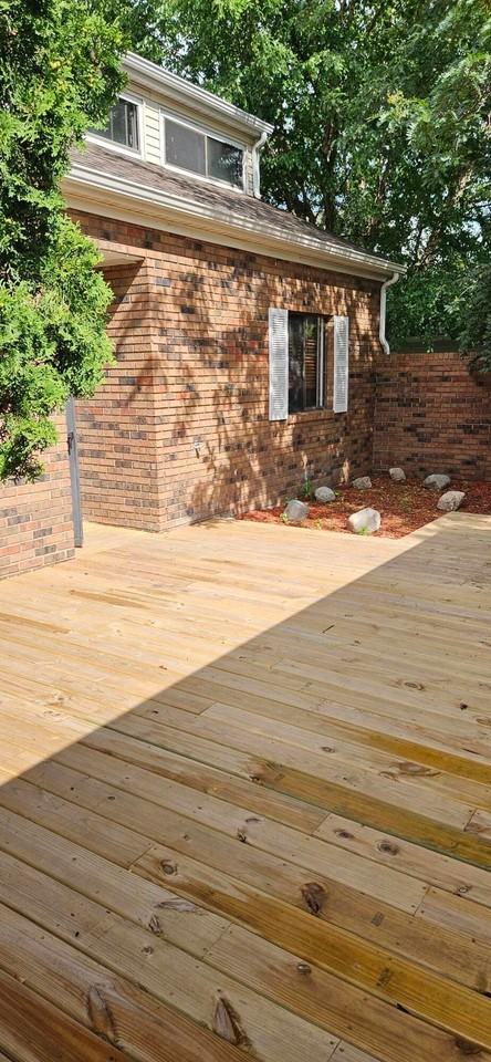 1205 Saratoga Ln - Photo 4 of 18