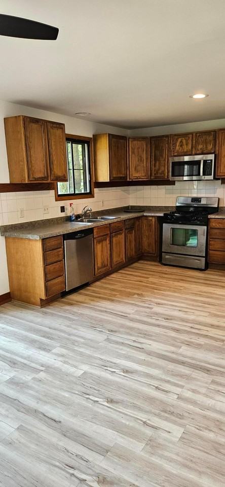 1205 Saratoga Ln - Photo 7 of 18