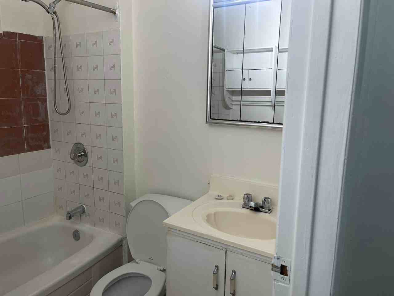 700 Brock Avenue - Photo 2 of 12