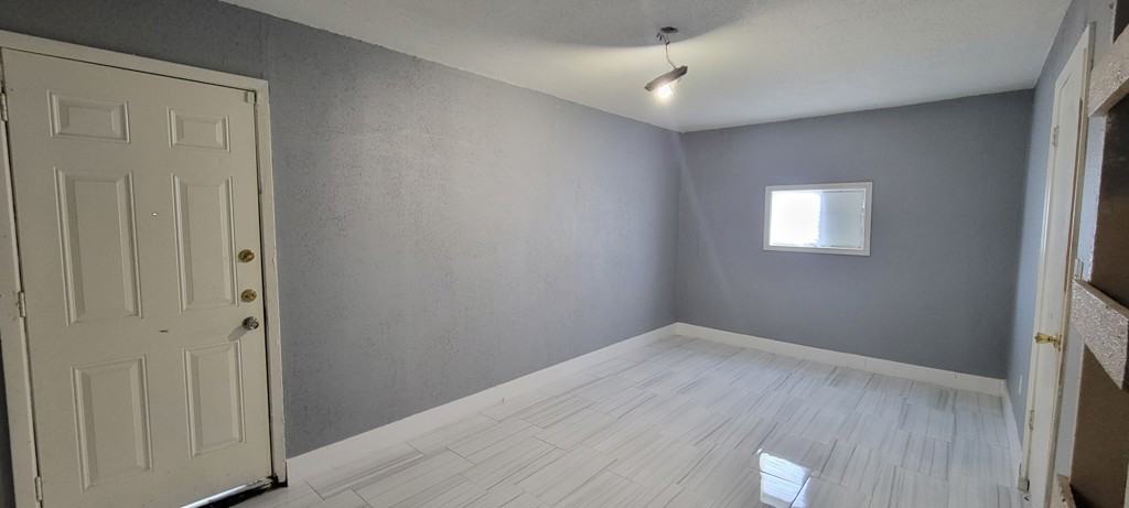 9731 Trumpet St - Photo 3 of 10