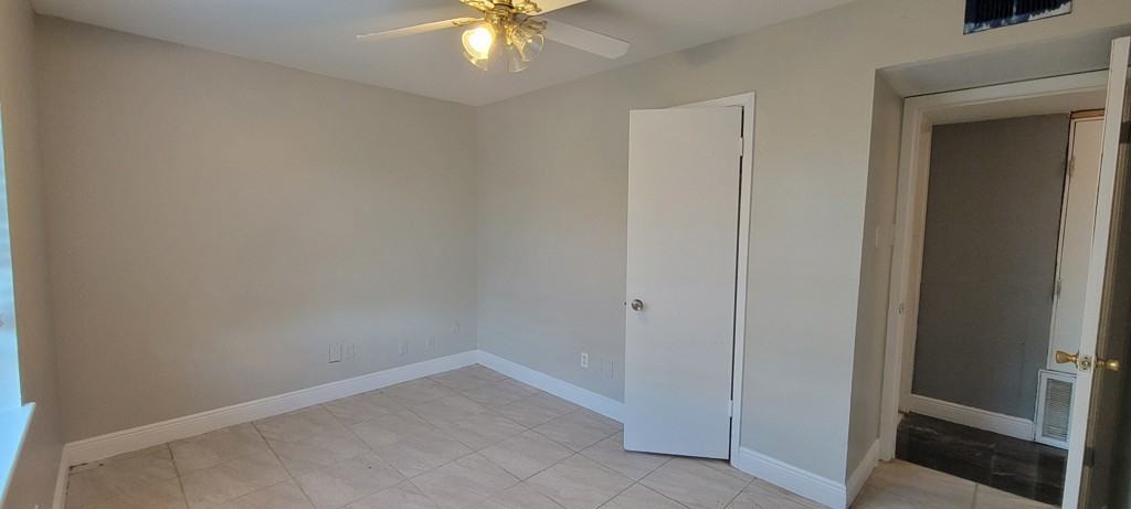 9731 Trumpet St - Photo 6 of 10