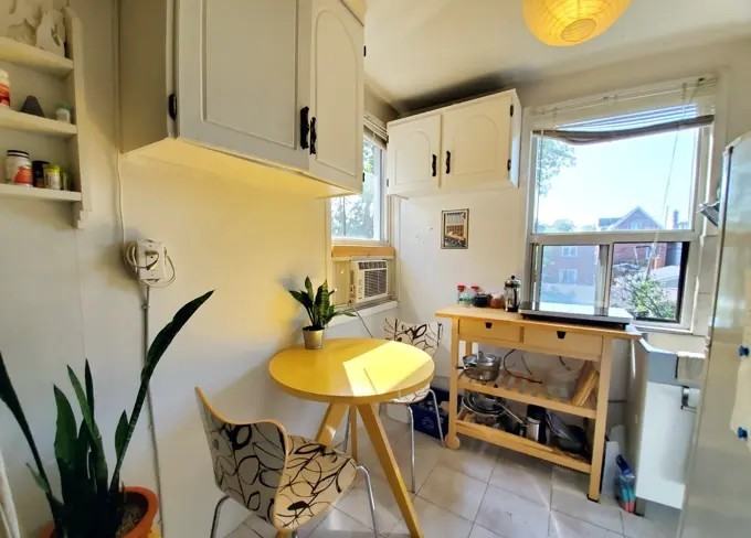 808 Dovercourt Road #2 - Photo 5 of 11