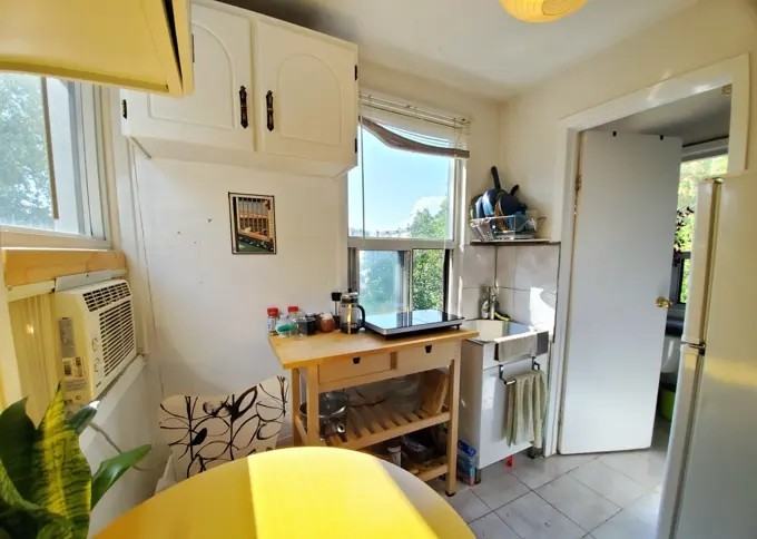 808 Dovercourt Road #2 - Photo 6 of 11