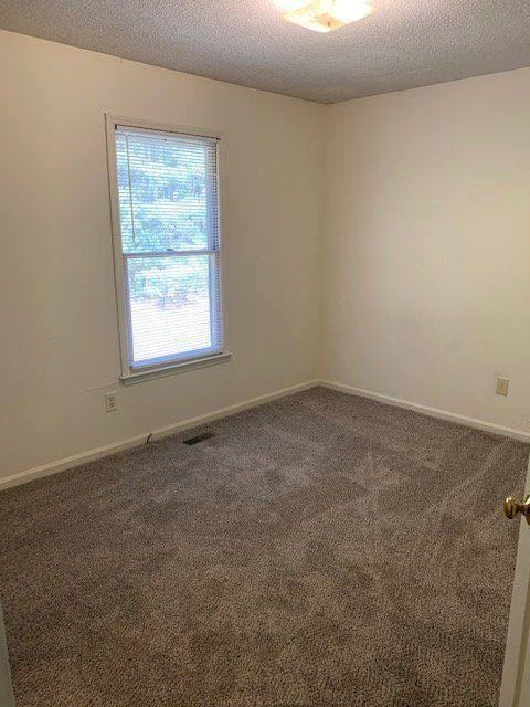 810 Bs Barbecue Rd - Photo 6 of 10