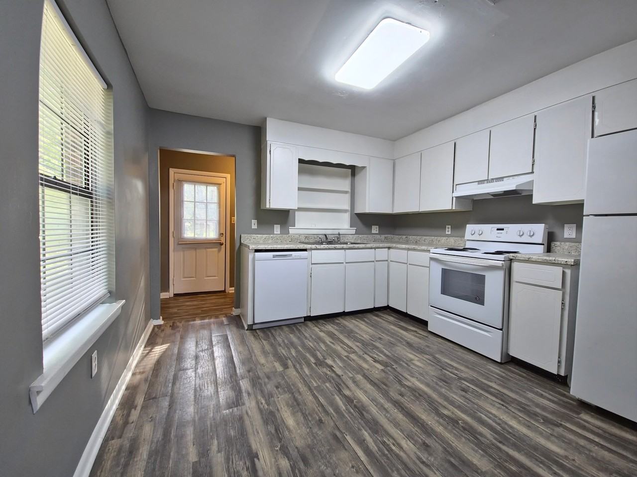 1811 Morningside Dr Bldg C - Photo 4 of 8