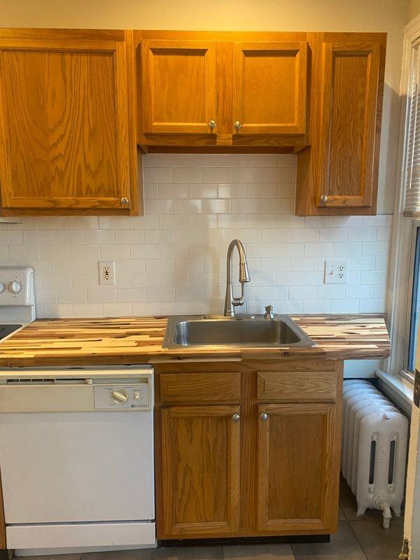 2514 Market St - Photo 2 of 12