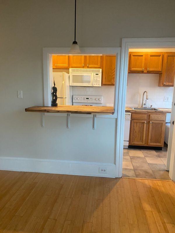 2514 Market St - Photo 7 of 12