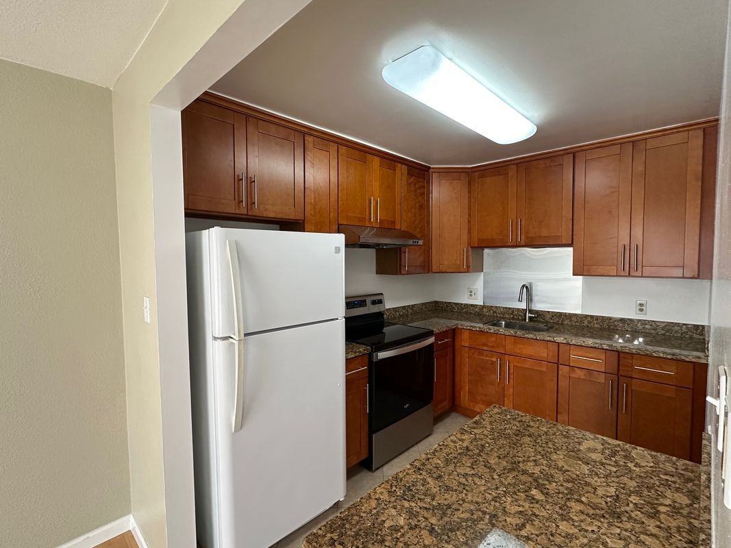 1591 Dolores St - Photo 3 of 6