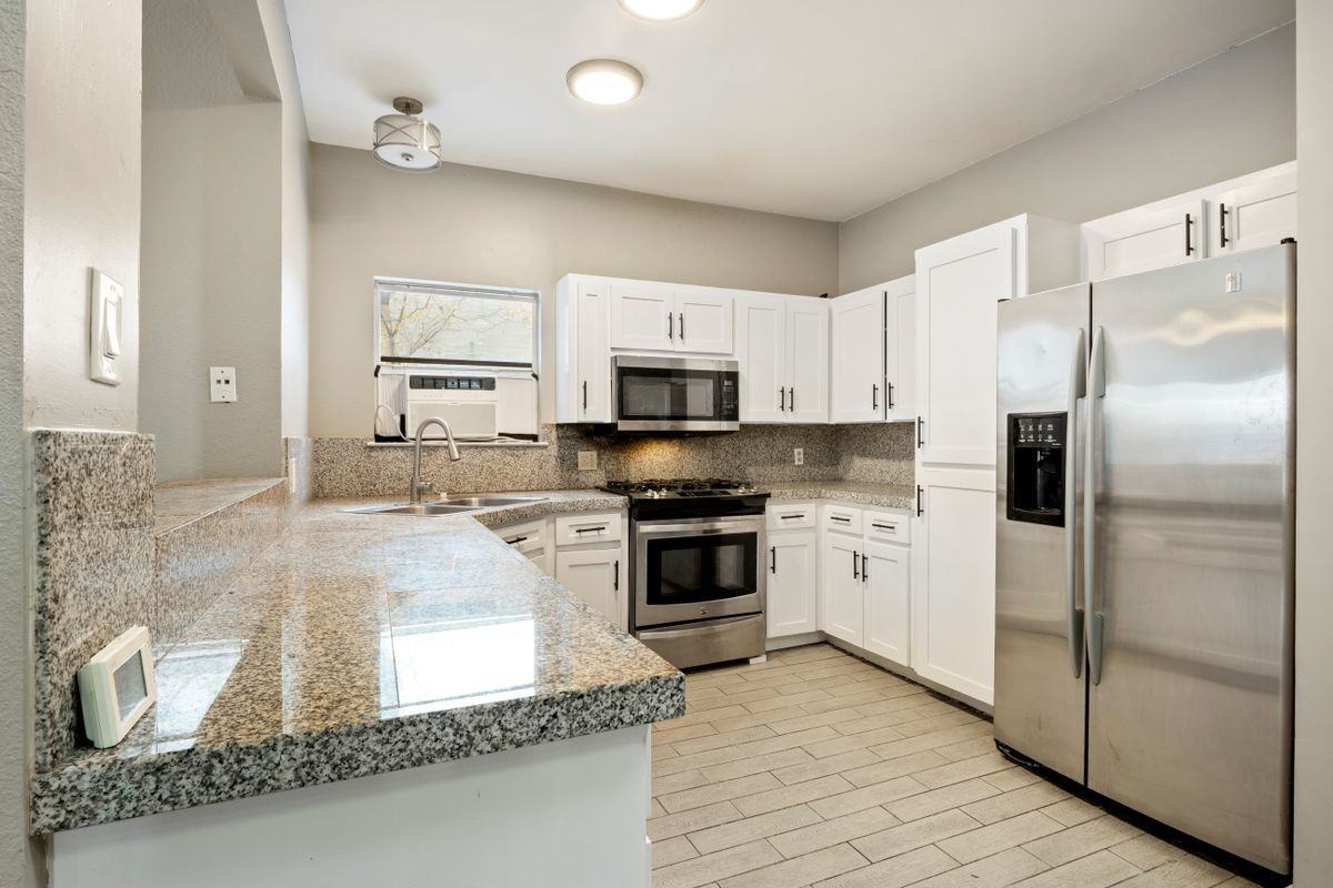 16801 Gravesend Rd - Photo 7 of 30