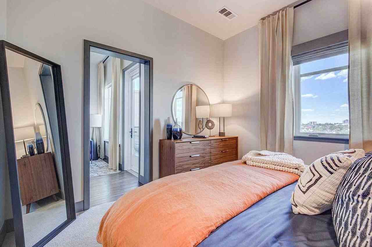 The Grant - Photo 3 of 32