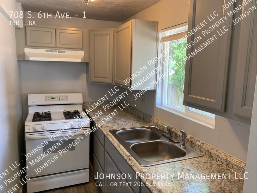 708 S 6th Ave #1 - Photo 2 of 8