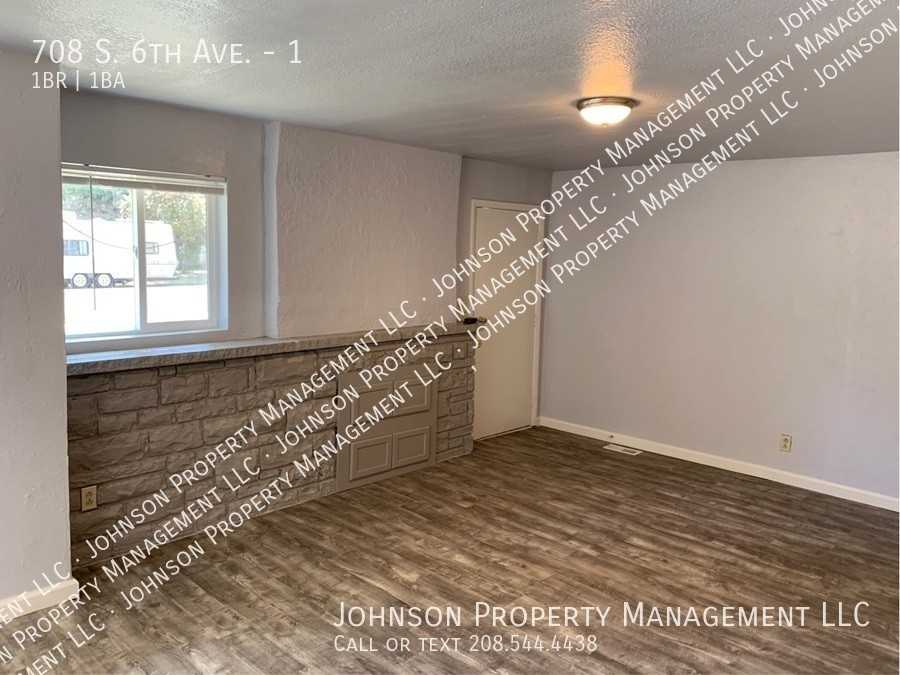 708 S 6th Ave #1 - Photo 4 of 8