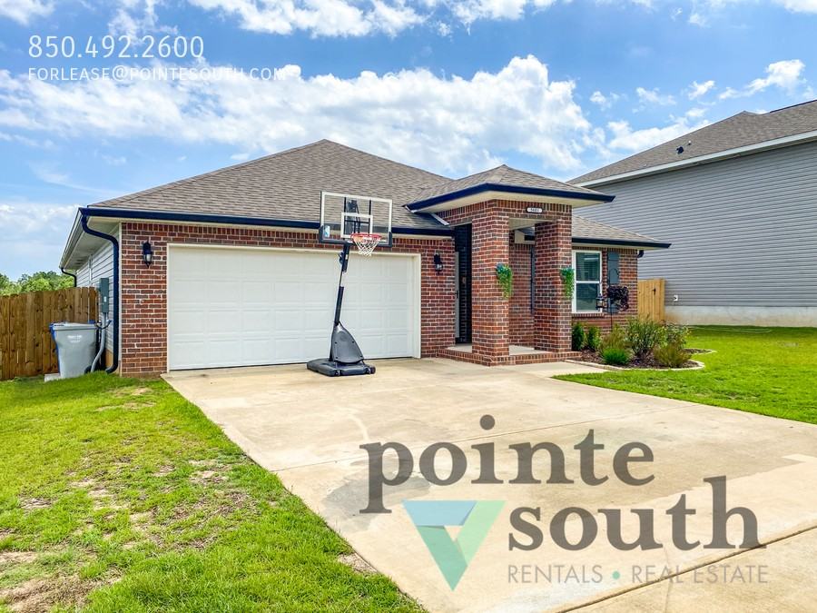 5601 Guinevere Ln - Photo 3 of 26