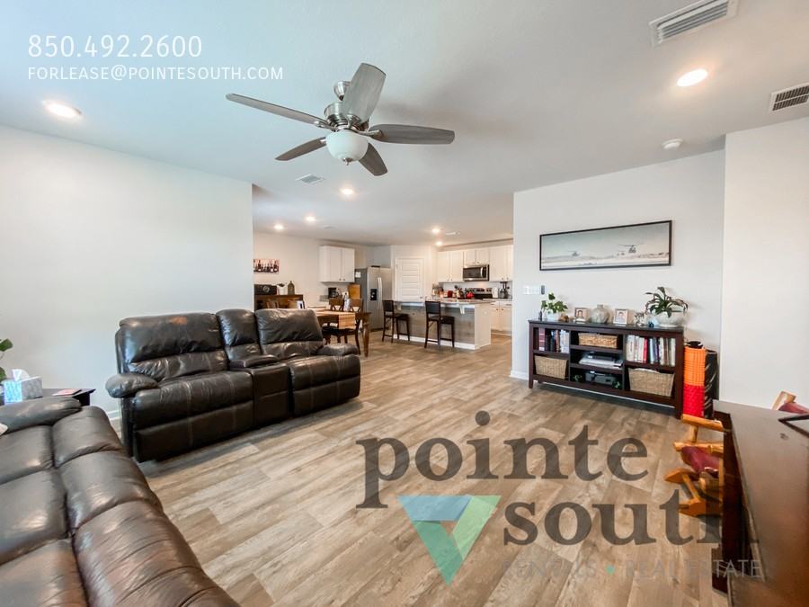 5601 Guinevere Ln - Photo 6 of 26