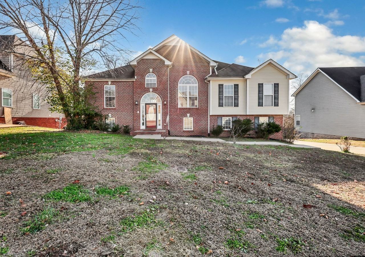 514 Winding Bluff Way - Photo 2 of 48