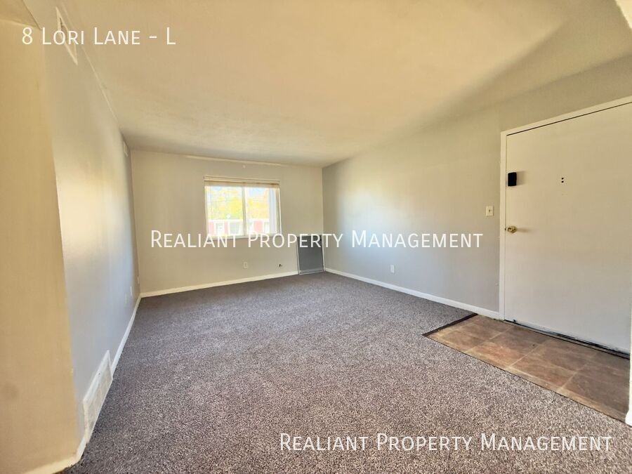 8 Lori Ln #L - Photo 6 of 10