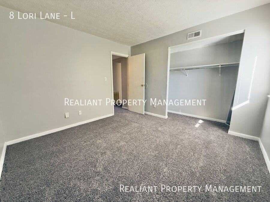 8 Lori Ln #L - Photo 7 of 10