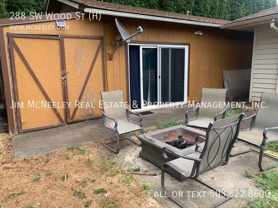 288 Sw Wood St - Photo 5 of 12