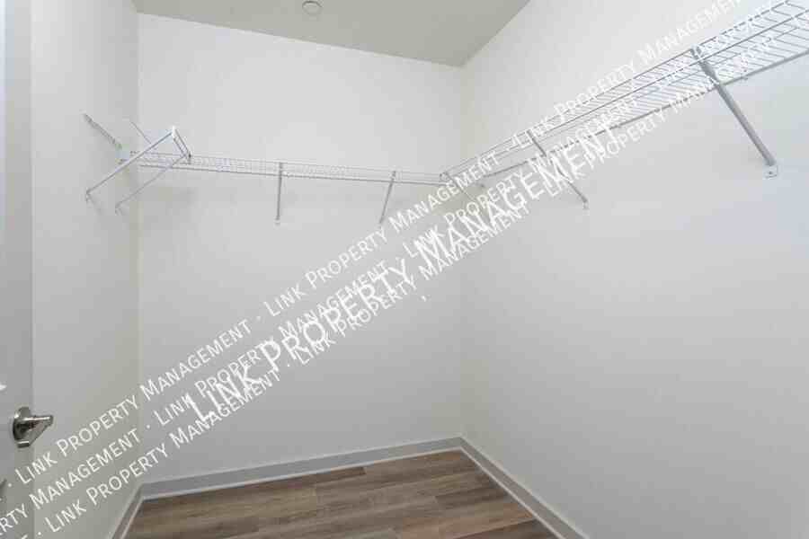 245 W 26th St - Photo 6 of 31