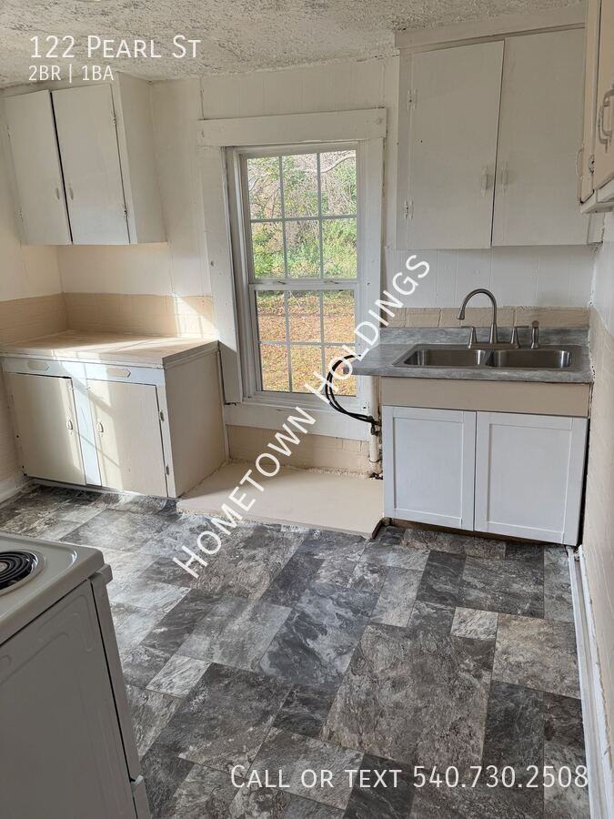 122 Pearl St - Photo 4 of 8