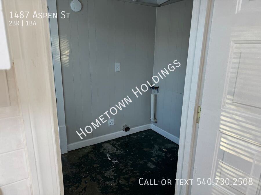1487 Aspen St - Photo 2 of 9