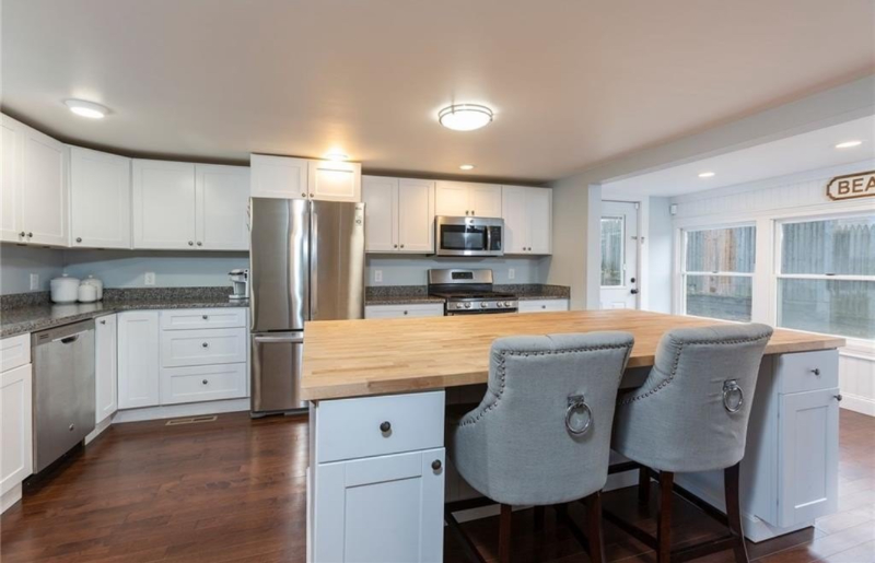 32 Pilgrim Ave - Photo 3 of 7