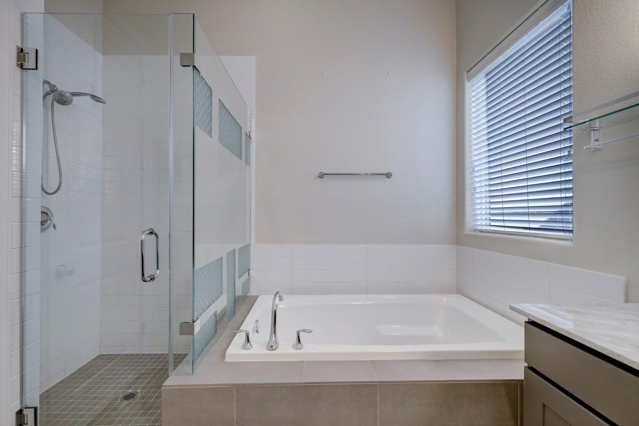 2119 Naomi St #2119A - Photo 2 of 20