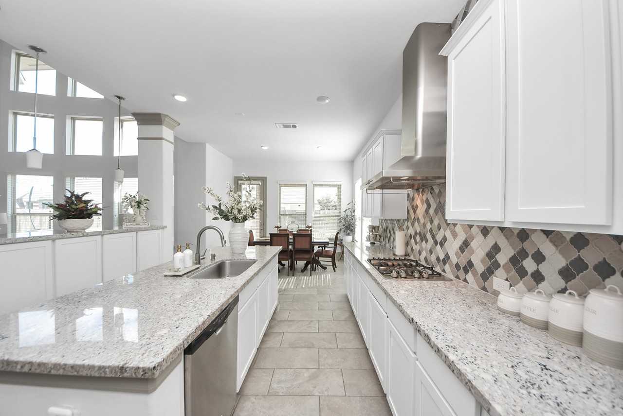 1911 Sapphire Pines Ln #1911 - Photo 7 of 48