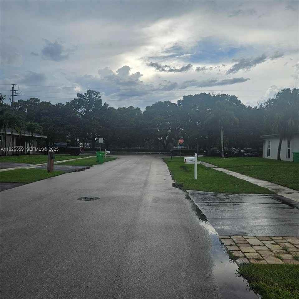 11461 Nw 45th Pl #11461 - Photo 3 of 33