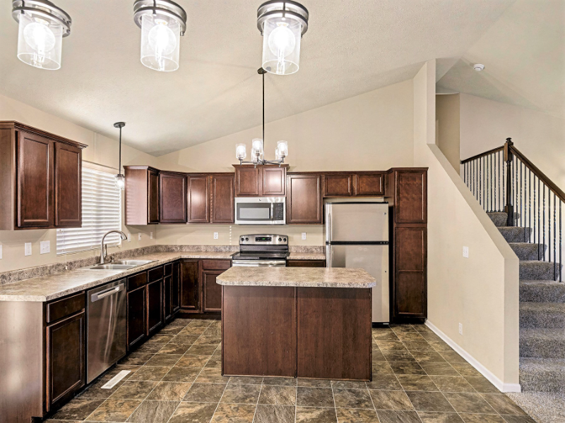 16431 Cary St - Photo 7 of 20