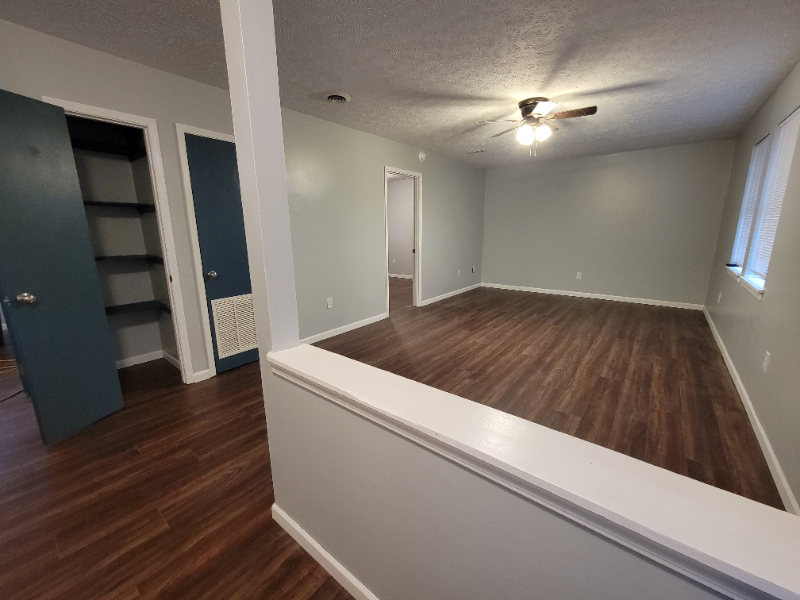 132 Timber Dr - Photo 4 of 9