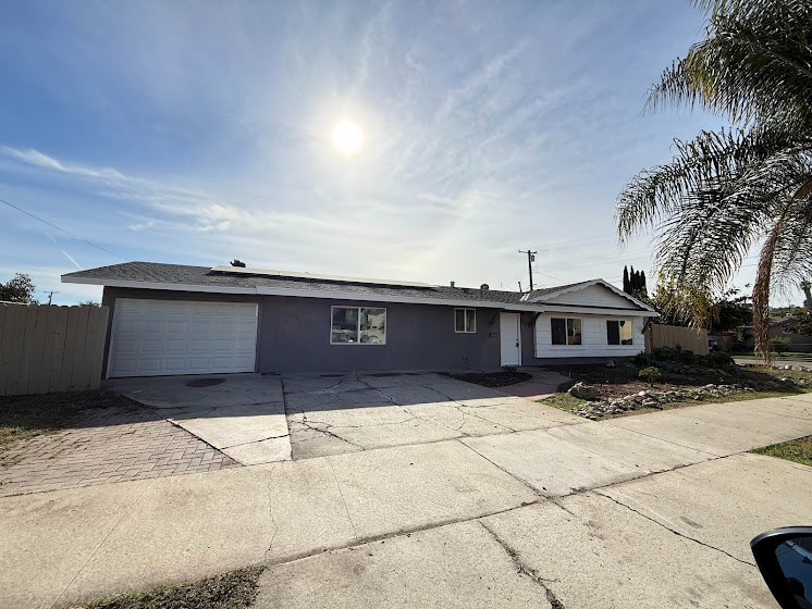 8927 Delrose Ave - Photo 2 of 15