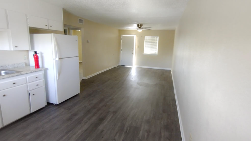 905 N Main St #6 - Photo 3 of 5