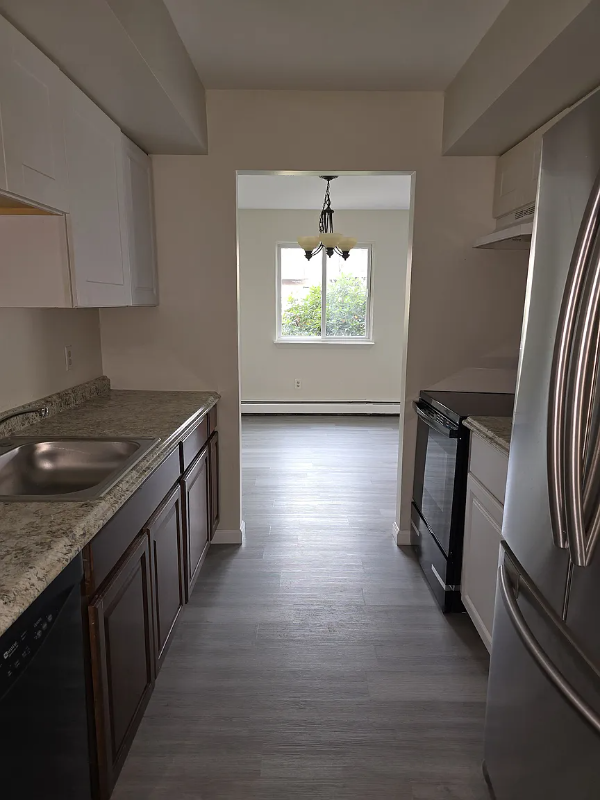 1601 Cherry Hill Dr #1601 - Photo 7 of 12