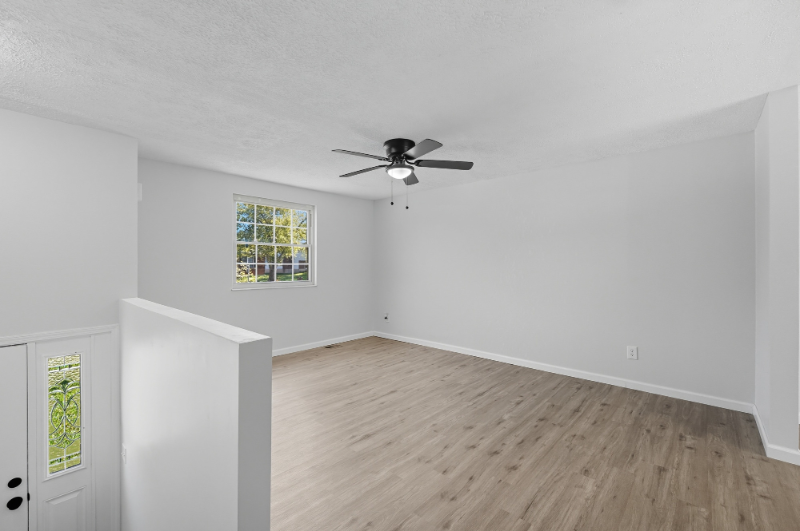 7 Waterside Way - Photo 3 of 20