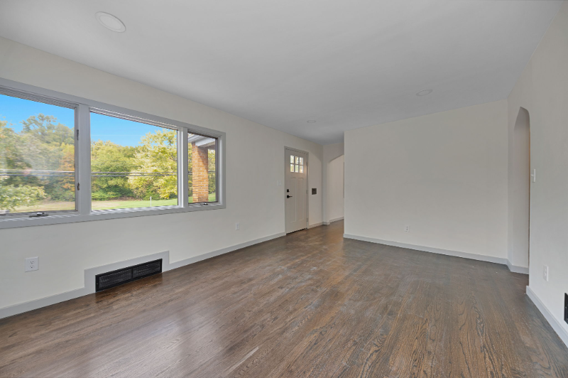 108 Kennedy Rd - Photo 3 of 20