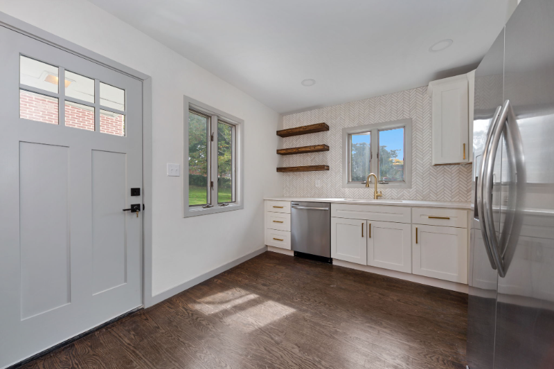 108 Kennedy Rd - Photo 6 of 20