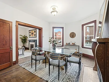 402 E 18th St - Photo 2 of 20