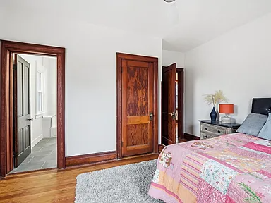 402 E 18th St - Photo 3 of 20