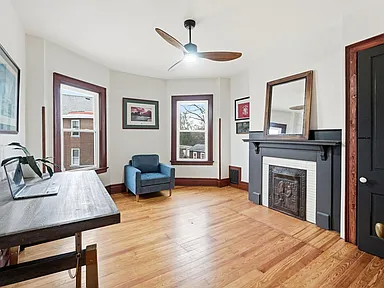 402 E 18th St - Photo 5 of 20