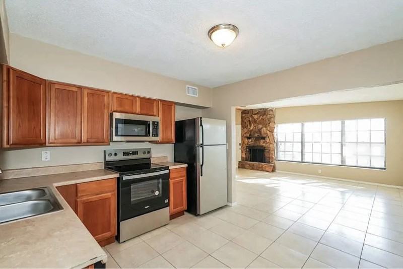 10213 N Boulevard - Photo 4 of 10