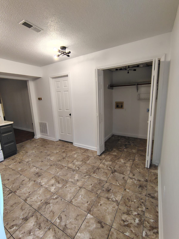 704 S 2nd St #3 - Photo 4 of 15