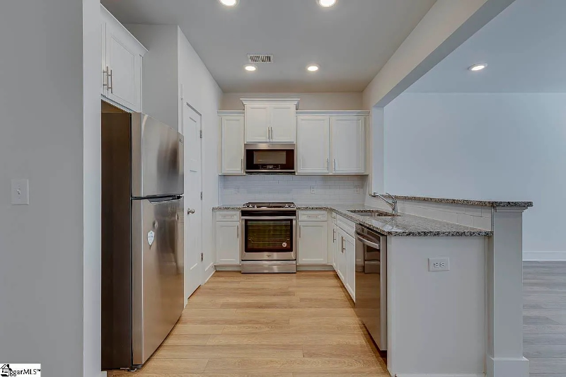 103 Shallons Dr - Photo 3 of 18