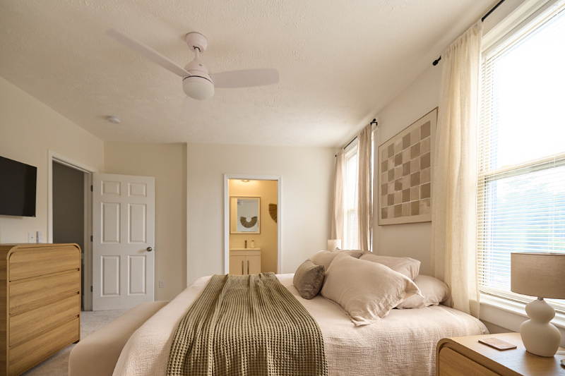 2429 S 16th St - Photo 2 of 20