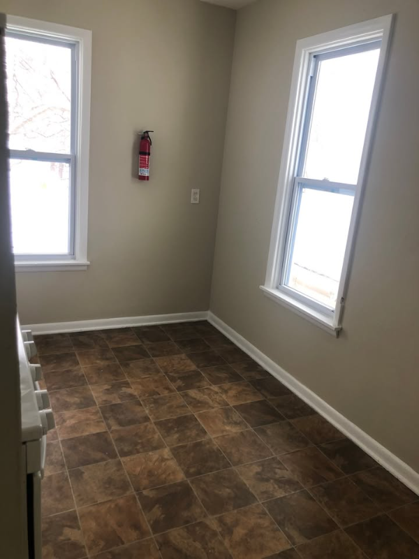 1304 Forbes St #2 - Photo 5 of 12