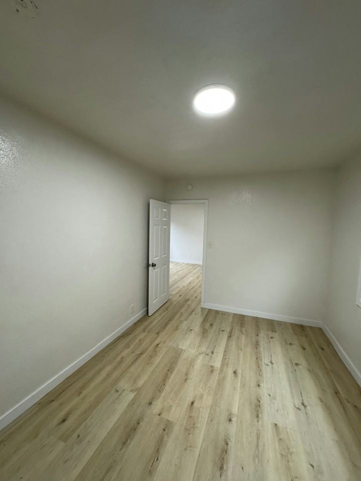 2751 East 14th Street, Unit 4 - Photo 3 of 6