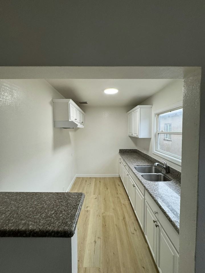 2751 East 14th Street, Unit 4 - Photo 6 of 6