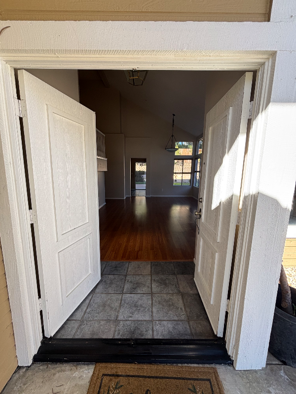 10463 Graham Ct - Photo 2 of 17