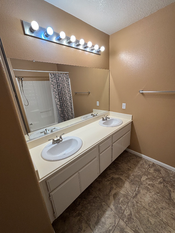 10463 Graham Ct - Photo 7 of 17