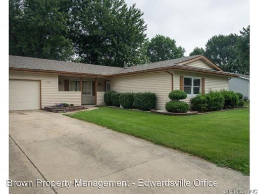 427 Eagles Way - Photo 3 of 13